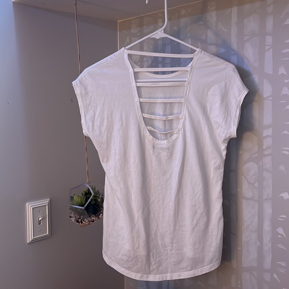 Reebok Open Back Shirt - Picture 2 of 2